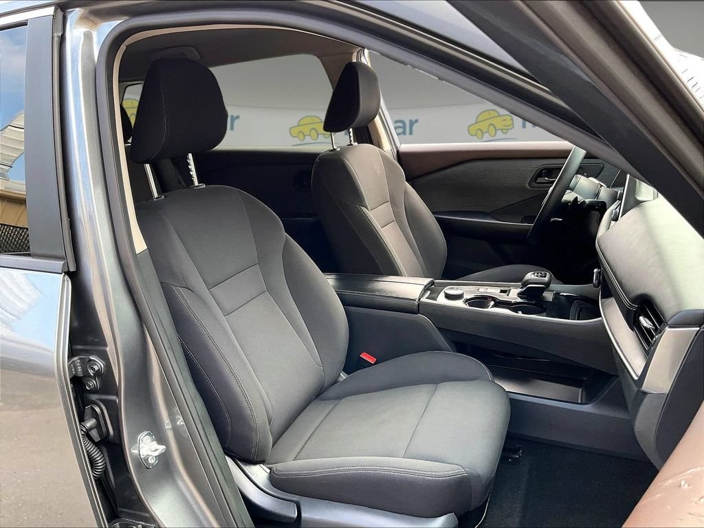 Used 2023 Gray Nissan S image 11