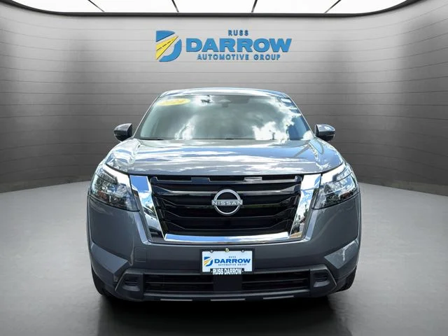 Used 2024 Gray Nissan SV image 8