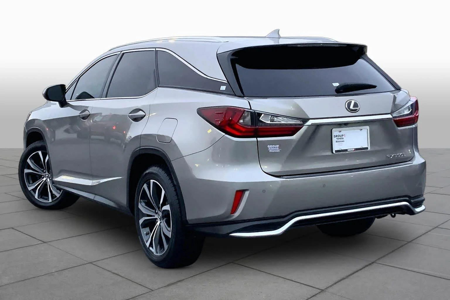 Used 2018 Atomic Silver Lexus  image 11