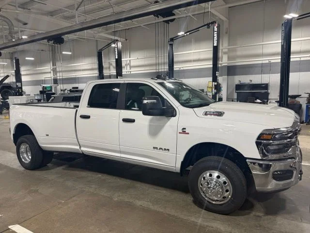 New 2026 Bright White Clear-Coat Exterior Paint RAM Big Horn image 3