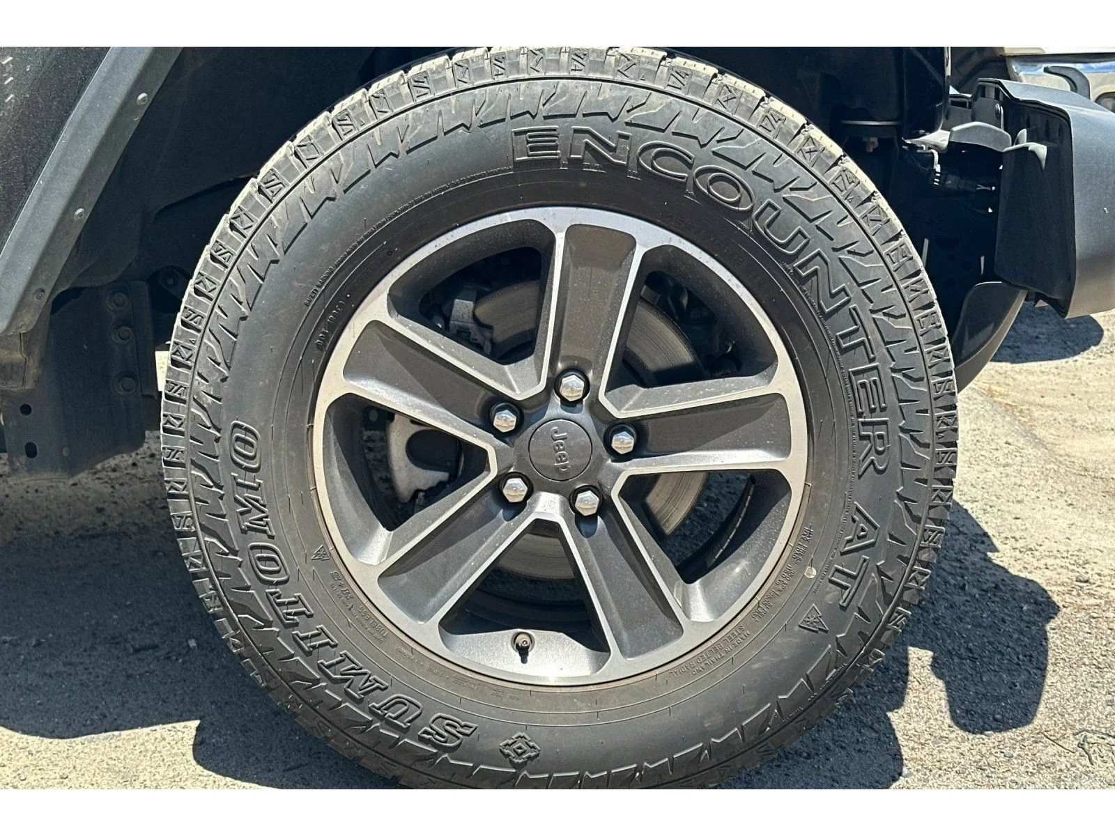 Used 2023 Black Jeep Sahara image 9