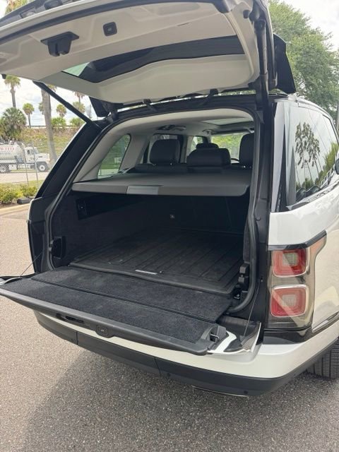 Used 2022 White Land Rover Westminster image 5
