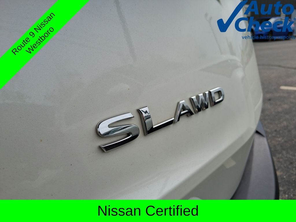 Used 2023 White Nissan SL image 13