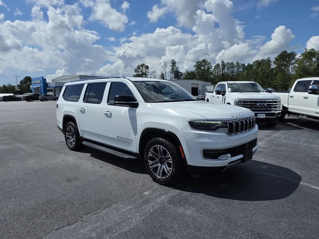 Used 2023 White Jeep Series II image 7