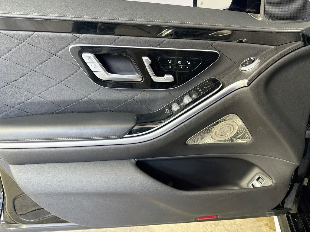 Used 2022  Mercedes-Benz S 580 image 18