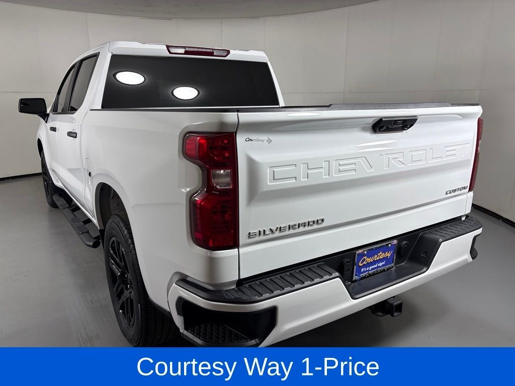 Used 2024 White Chevrolet Custom image 8