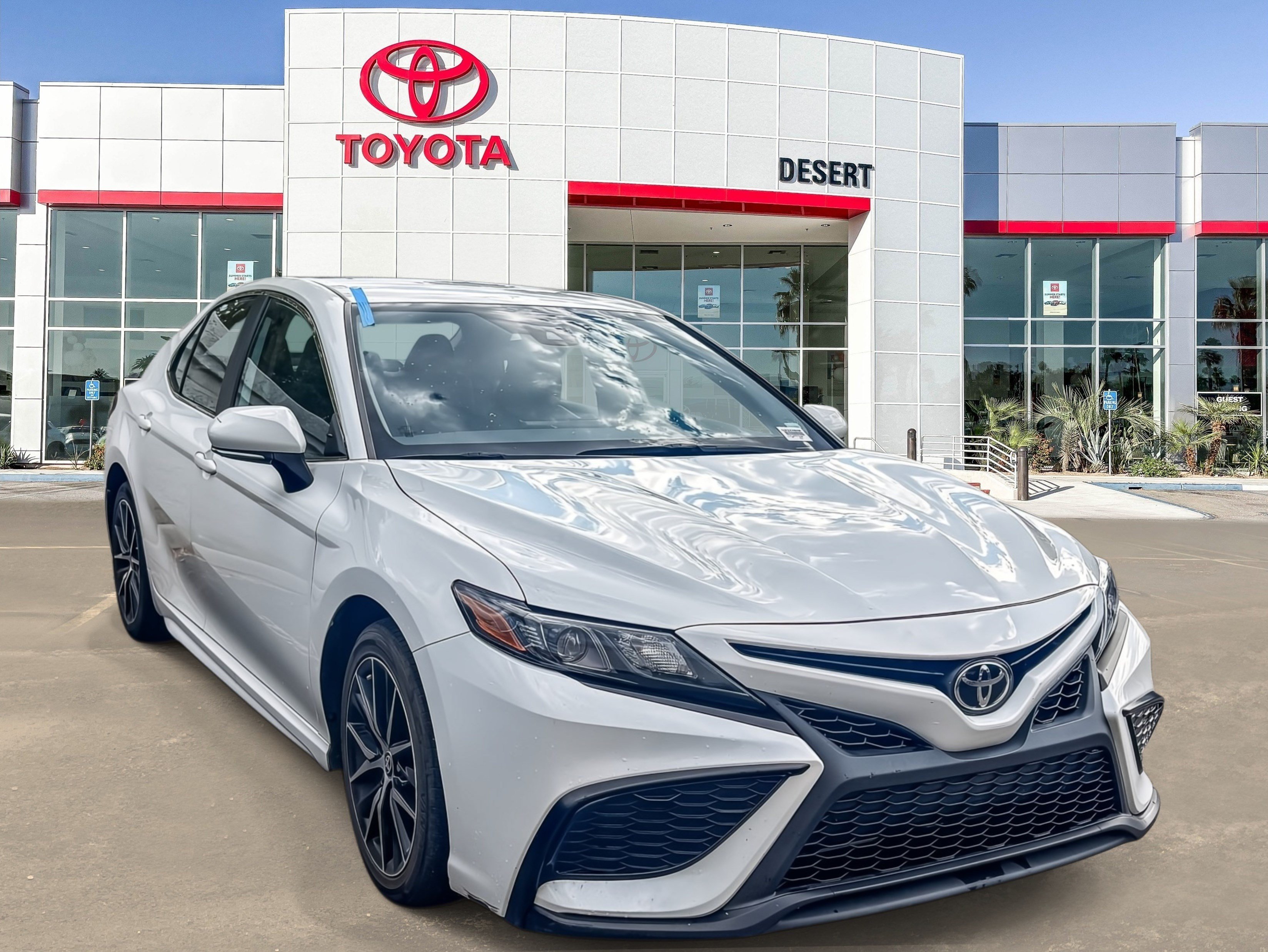 Used 2024 Ice Cap Toyota SE image 3