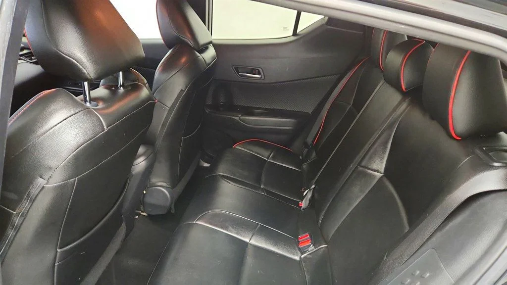 Used 2018 Black Sand Pearl Toyota XLE Premium FWD image 19