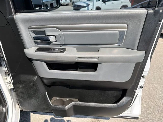 Used 2019 White Ram Warlock image 23