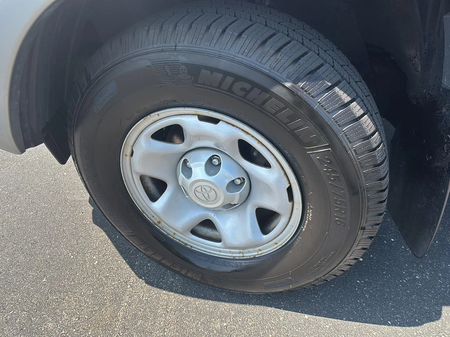 Used 2014 Silver Sky Metallic Toyota  image 5