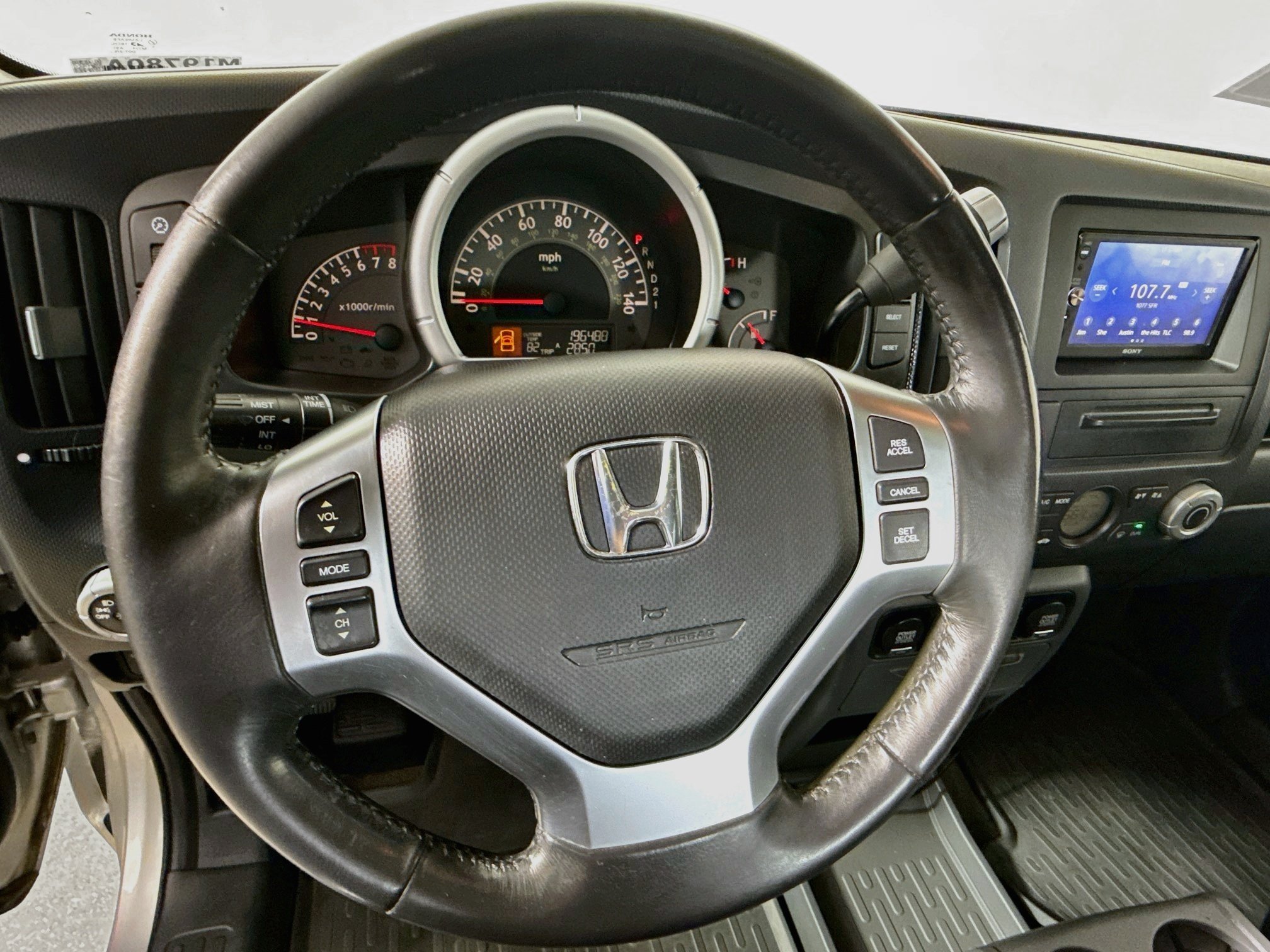 Used 2006 Billet Silver Metallic Honda RTL image 12