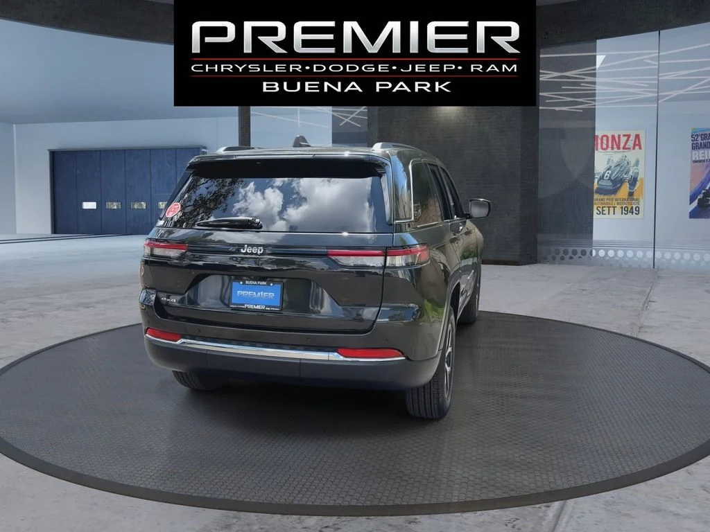 Used 2023 Brown Jeep Limited image 7