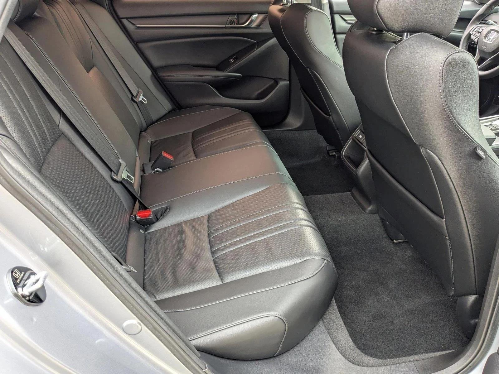 Used 2021 Lunar Silver Metallic Honda Sport SE image 19
