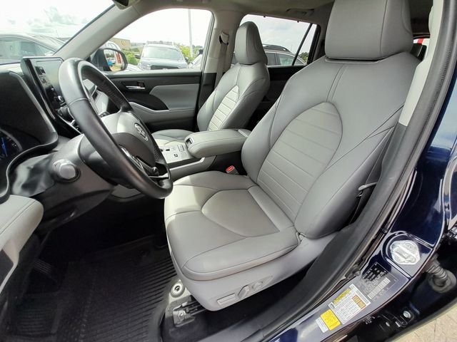 Used 2021  Toyota XLE image 39
