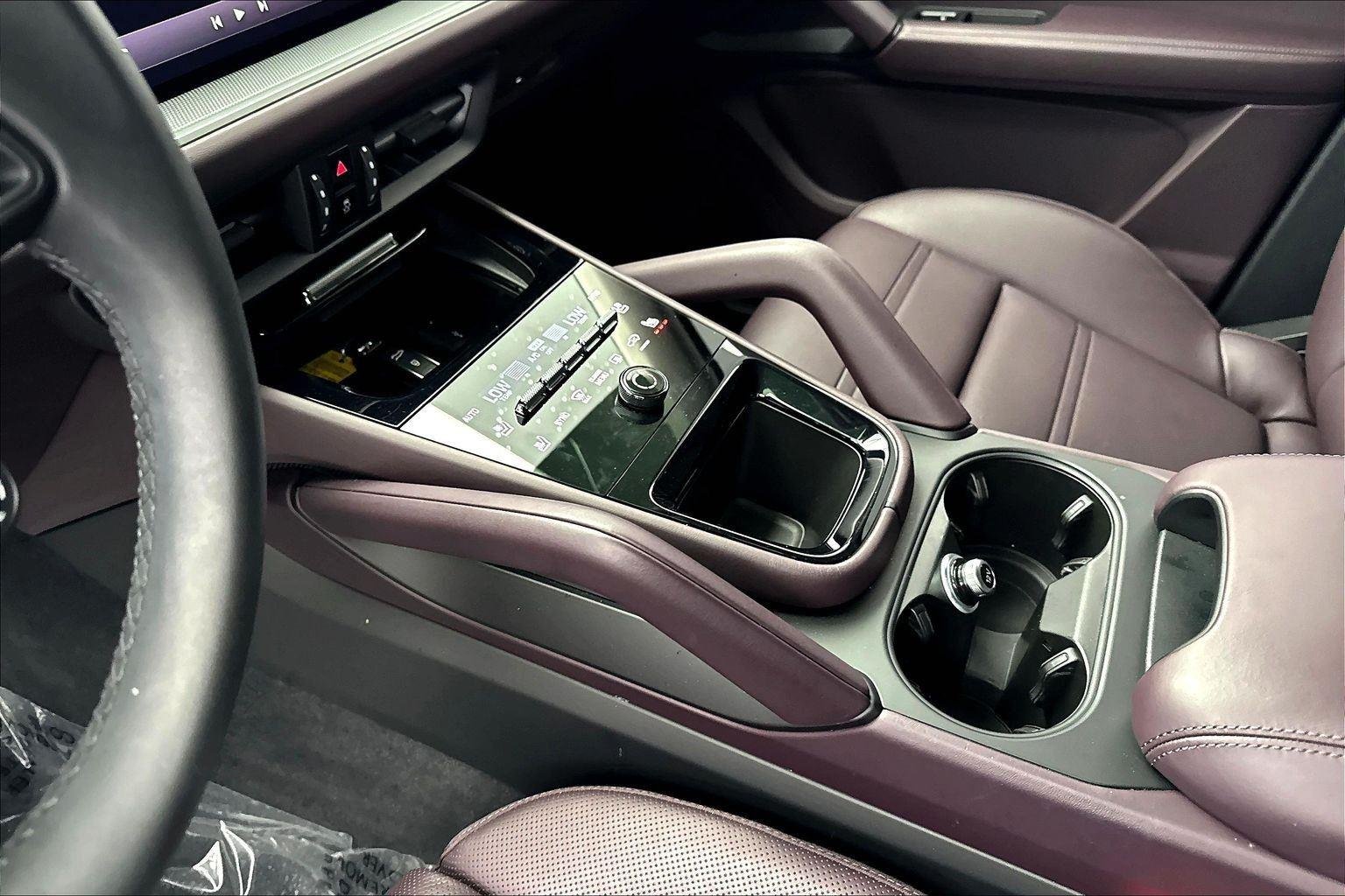 Used 2025 White Porsche S E-Hybrid image 22
