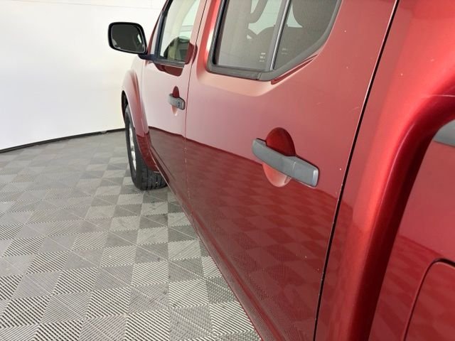 Used 2018 Red Nissan SV image 9
