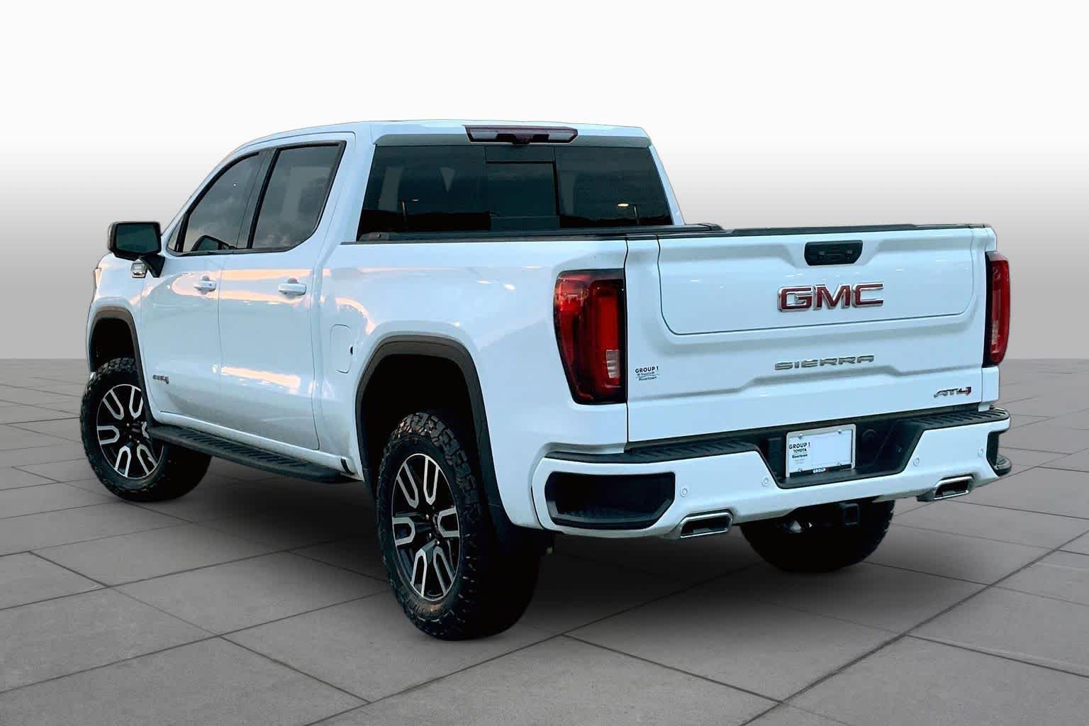Used 2025 Summit White GMC AT4 image 12