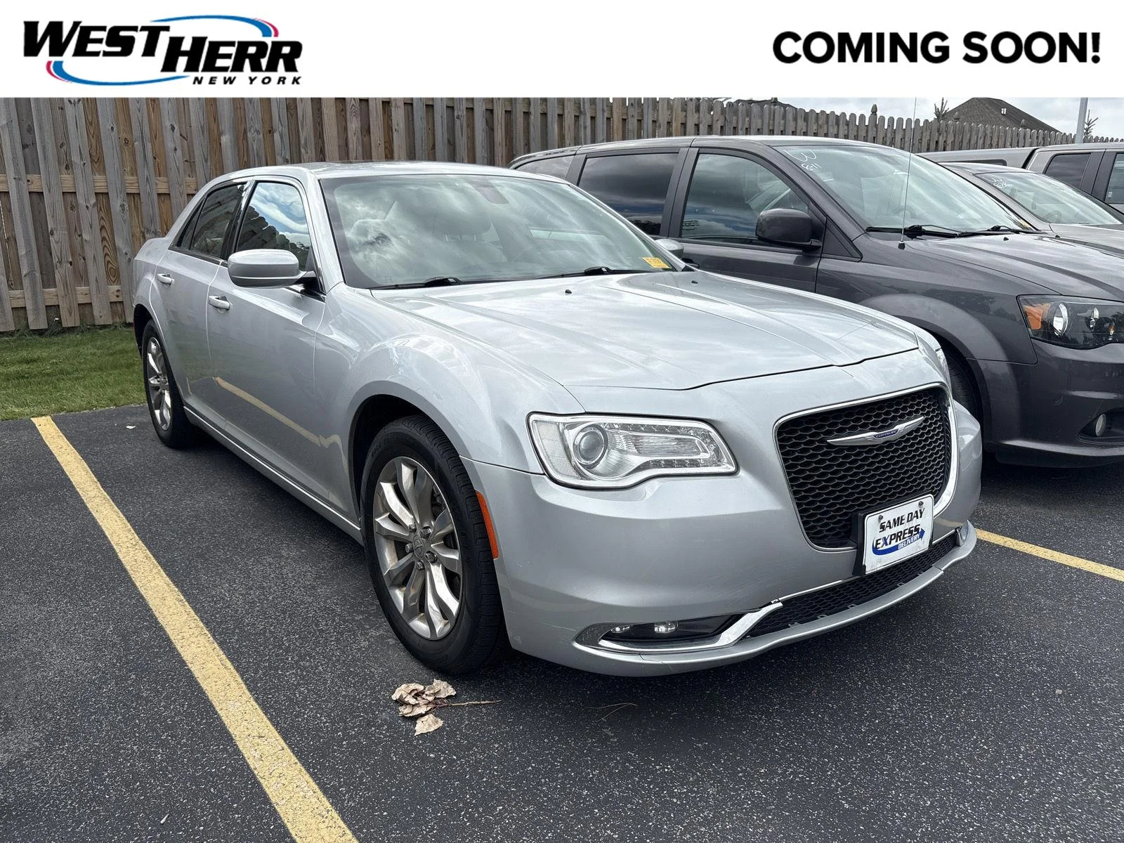 Used 2020 Silver Mist Clearcoat Chrysler Touring L image 1