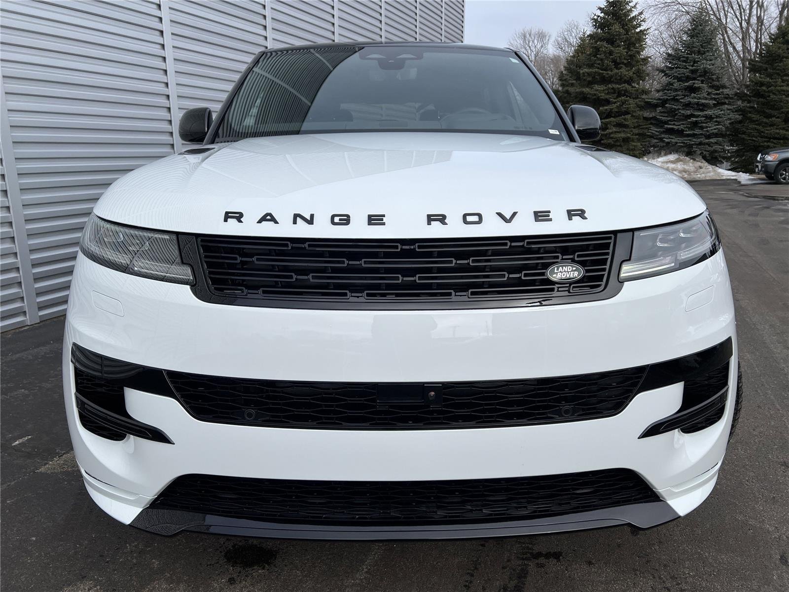 New 2026 Fuji White Land Rover Dynamic SE image 4