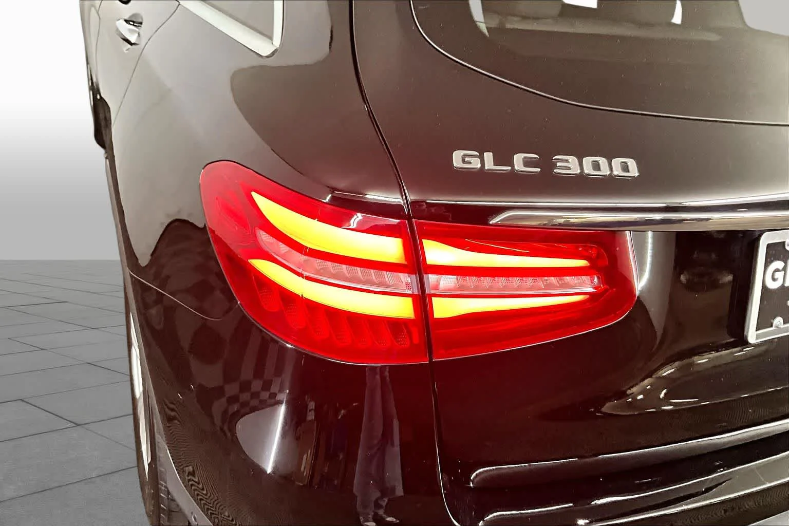 Used 2018 Black Mercedes-Benz GLC 300 image 28