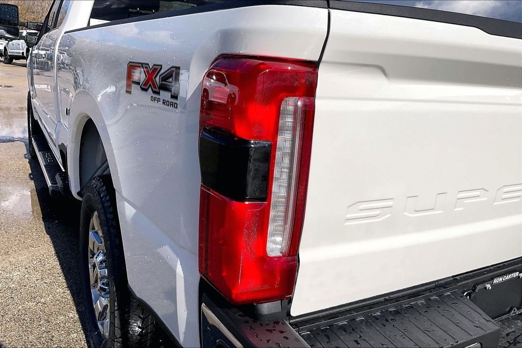 New 2026 Ford Super Duty F-250 Lariat 4D Crew Cab