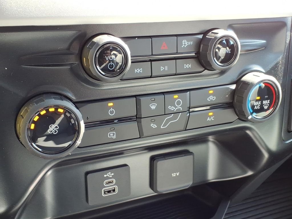 New 2027 Oxford White Ford F-250® XL image 20