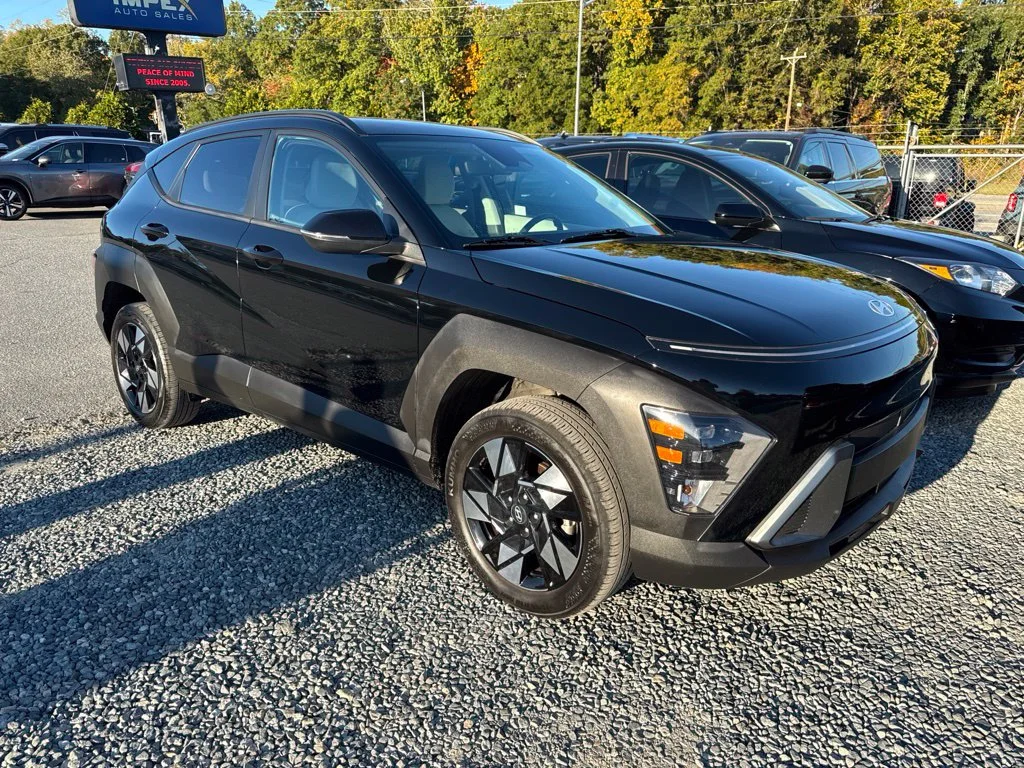 Used 2024 Black Hyundai SEL image 2