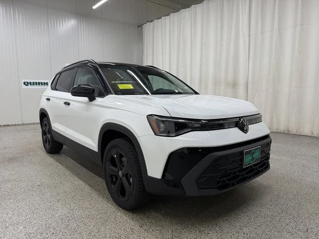 2027 Volkswagen Taos SE Black
