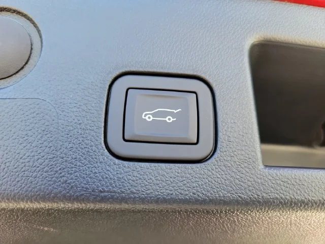2027 Chevrolet Equinox RS - Photo 12