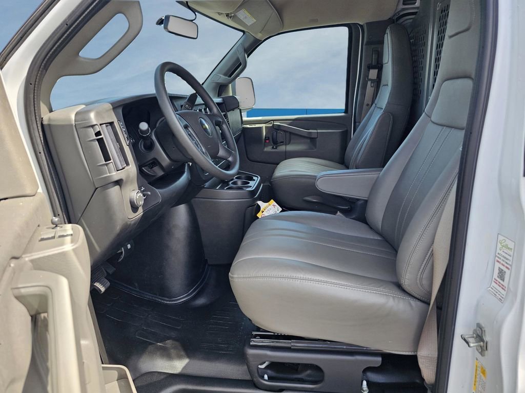 2025 Chevrolet Express Cargo Work Van - Photo 20