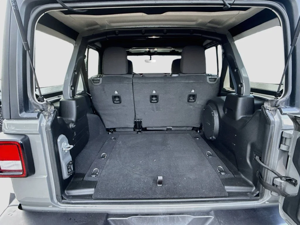 Used 2022 Gray Jeep Unlimited Rubicon image 29