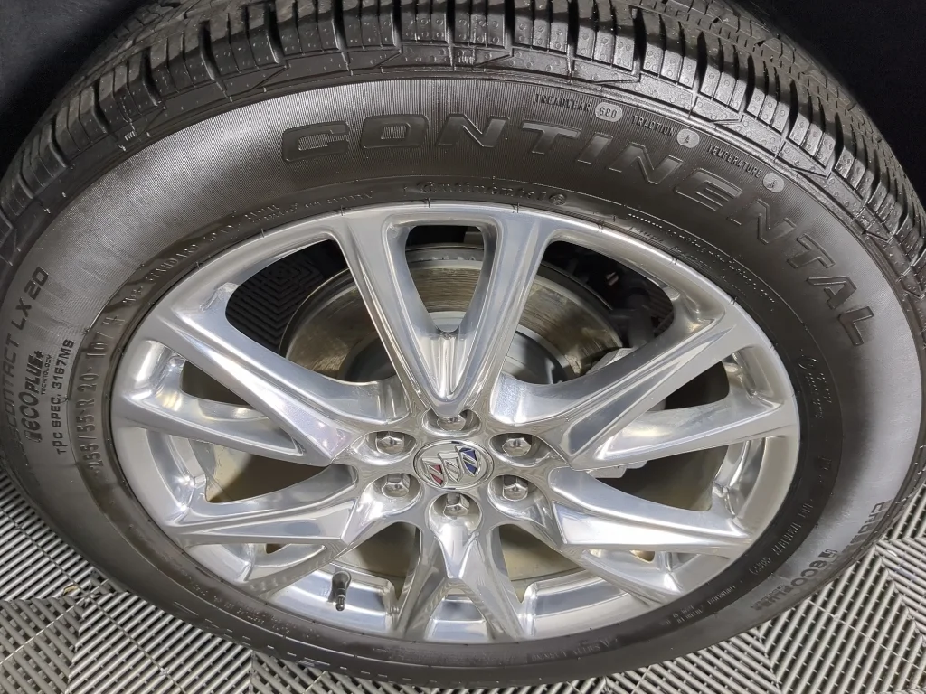 Used 2023 White Frost Tricoat Buick Premium image 16