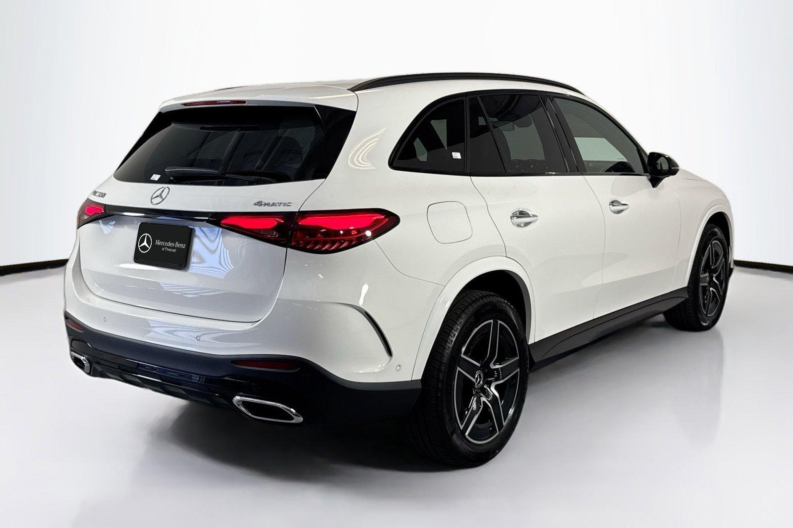 New 2026 Polar White Mercedes-Benz GLC 300 image 5