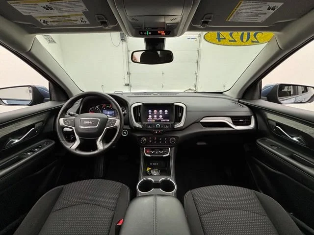 Used 2024 Downpour Metallic GMC SLE image 3