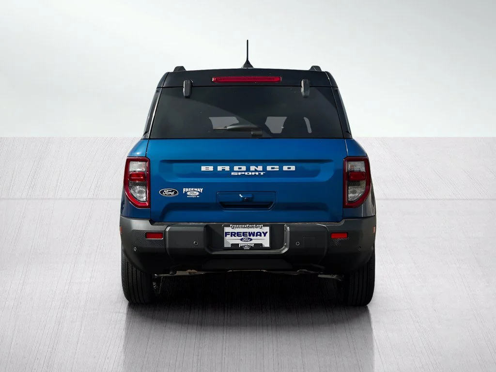 New 2026 Velocity Blue Metallic Ford Outer Banks® image 4