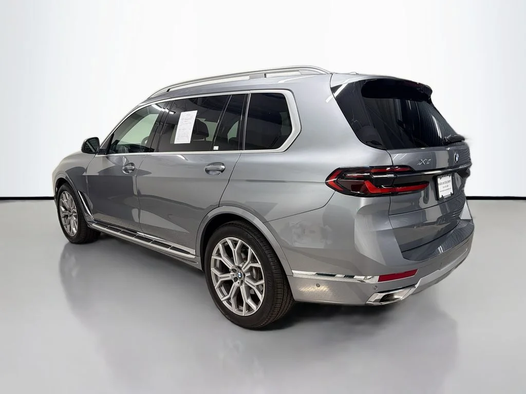 Used 2026 Gray Metallic BMW xDrive40i image 3