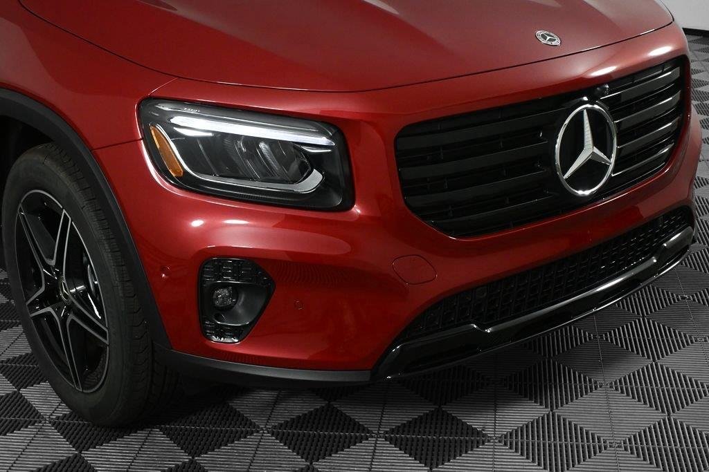 New 2026 MANUFAKTUR Patagonia Red Metallic Mercedes-Benz GLB 250 image 36