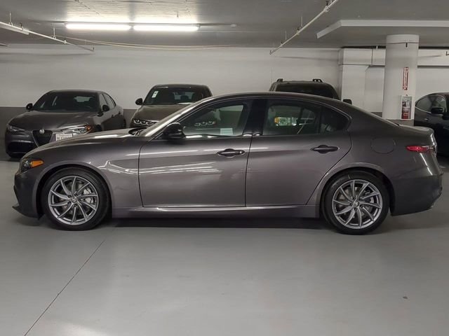 2025 Alfa Romeo Giulia Base - Photo 4