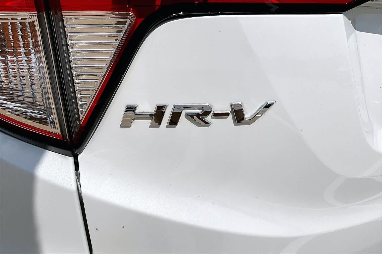 Used 2021 Platinum White Pearl Honda LX image 10