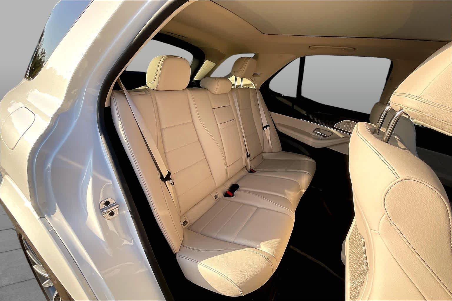 Certified Used 2024 MANUFAKTUR Diamond White Metallic Mercedes-Benz GLE 450e Plug-In Hybrid image 19