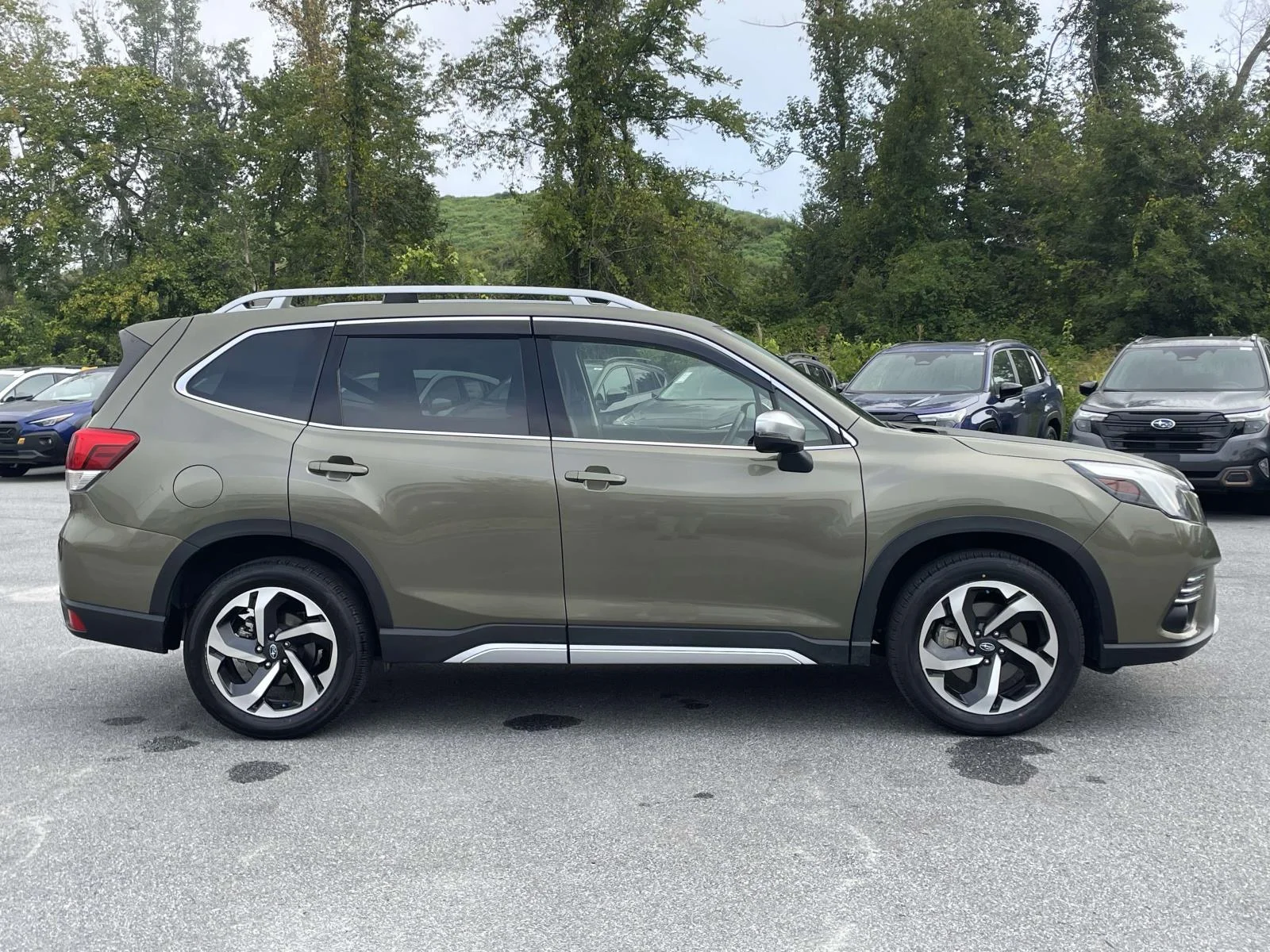 Used 2023 Autumn Green Metallic Subaru Touring image 31