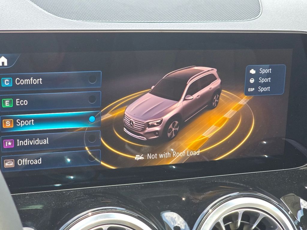 New 2026 Polar White Mercedes-Benz GLB 250 image 32