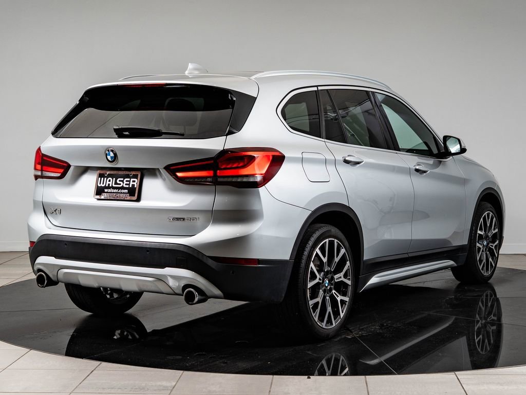 Used 2021 Glacier Silver Metallic BMW sDrive28i image 10