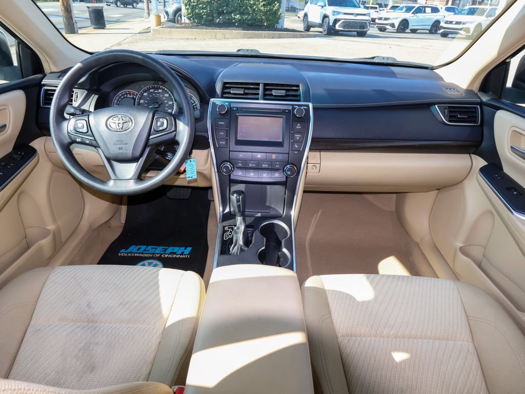 Used 2015 White Toyota LE image 15