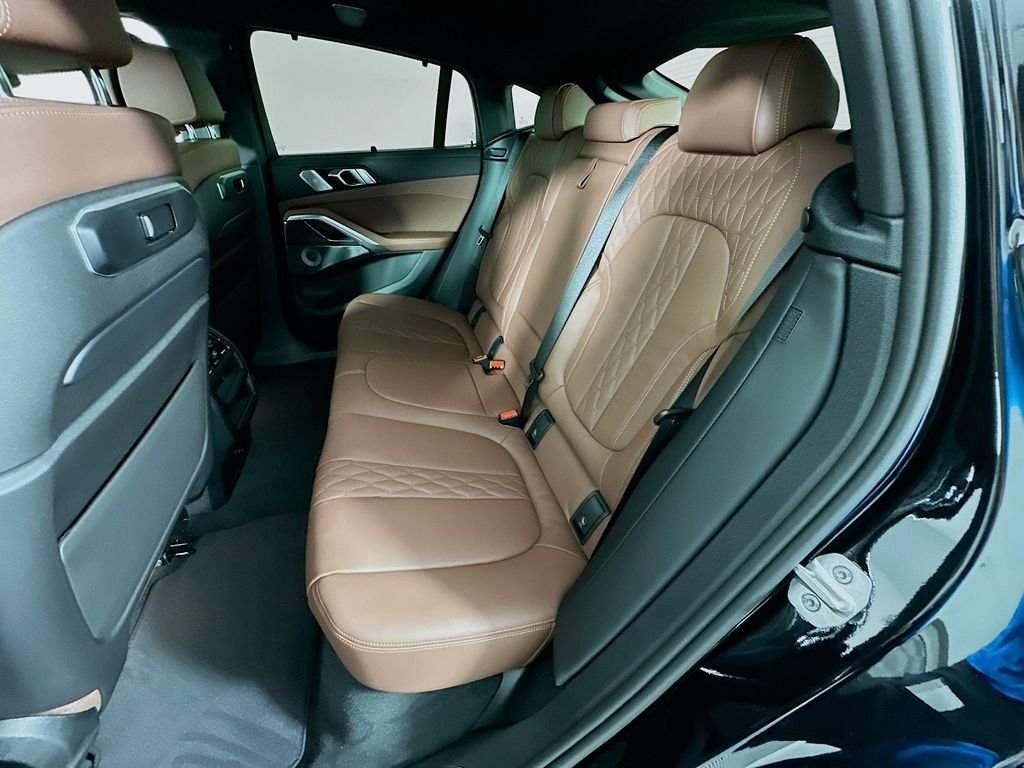 New 2027 Black Sapphire Metallic BMW M60i image 17