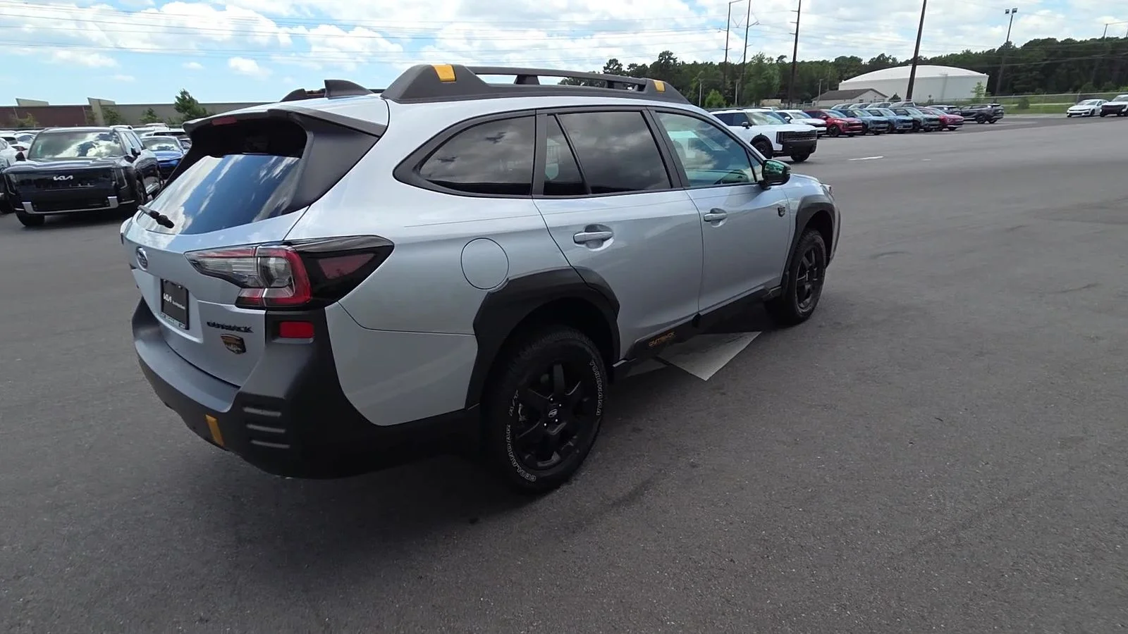 Used 2025 Ice Silver Metallic Subaru Wilderness image 4