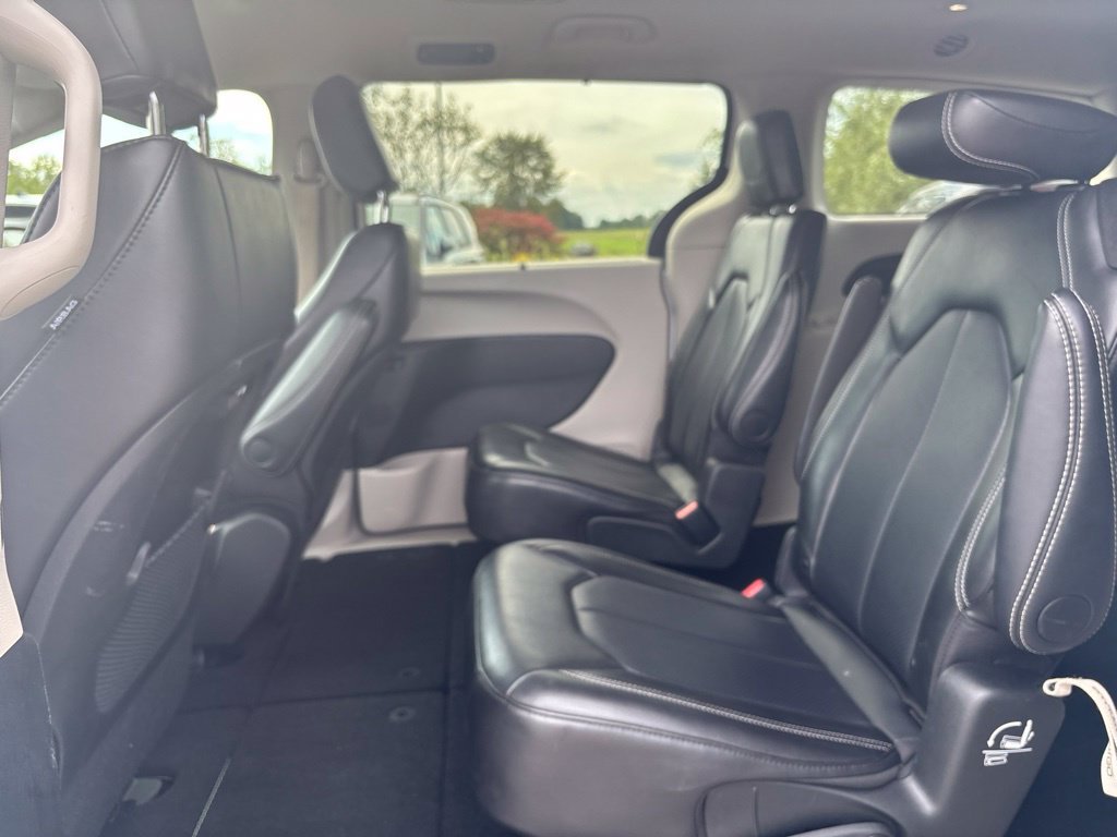 Used 2024 White Chrysler Touring L image 12