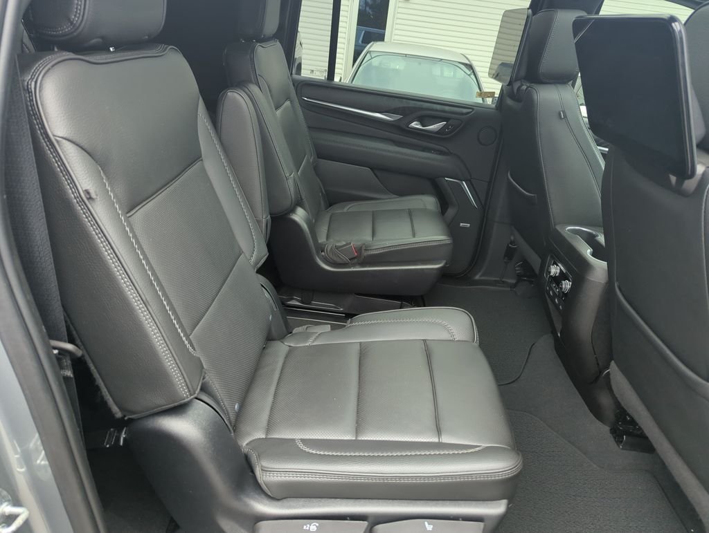 Used 2023 Silver GMC Denali image 34