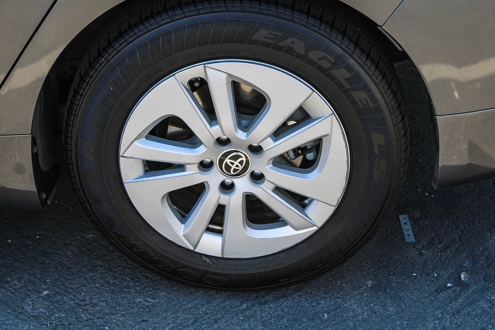 Certified Used 2016 Magnetic Gray Metallic Toyota Two image 9