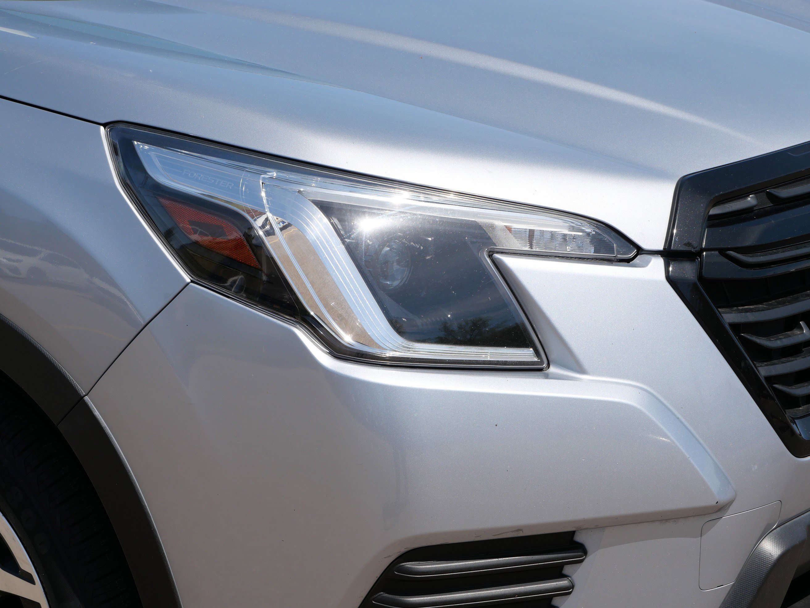 Used 2022 Ice Silver Metallic Subaru Premium image 16